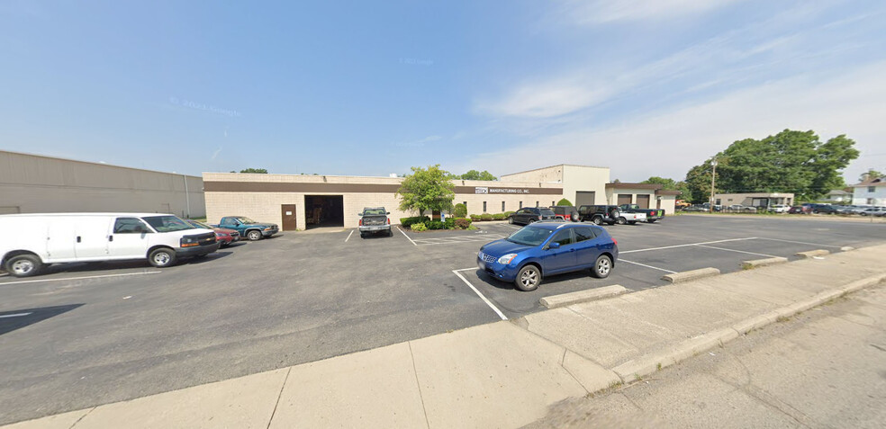 Primary Photo Of 1115 S Broadway St, Dayton Manufacturing For Sale