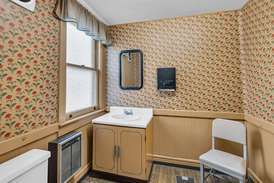 More Photos Of 601 S Jackson St, Jackson Office For Sale