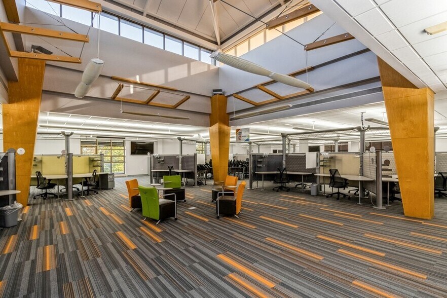 More Photos Of 2834 Northgate Dr, Iowa City Office For Lease