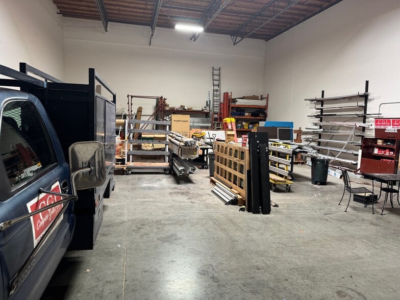 More Photos Of 9220-9268 1/2 Hall Rd, Downey Manufacturing For Lease
