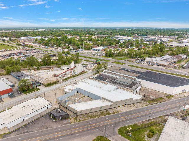 More Photos Of 20530 Hoover Rd, Detroit Warehouse For Lease