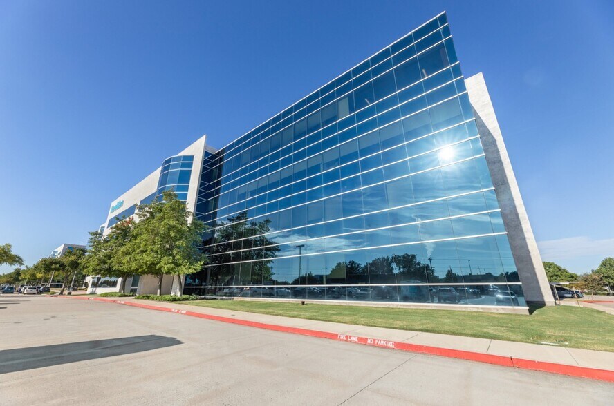 More Photos Of 2901 N Dallas Pky, Plano Office For Lease