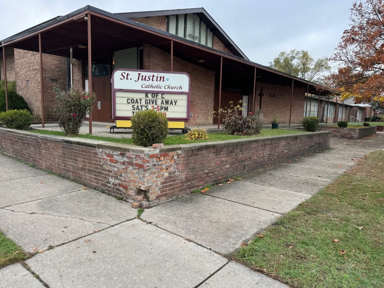 More Photos Of 1572-1600 E Evelyn, Hazel Park Religious Facility For Sale