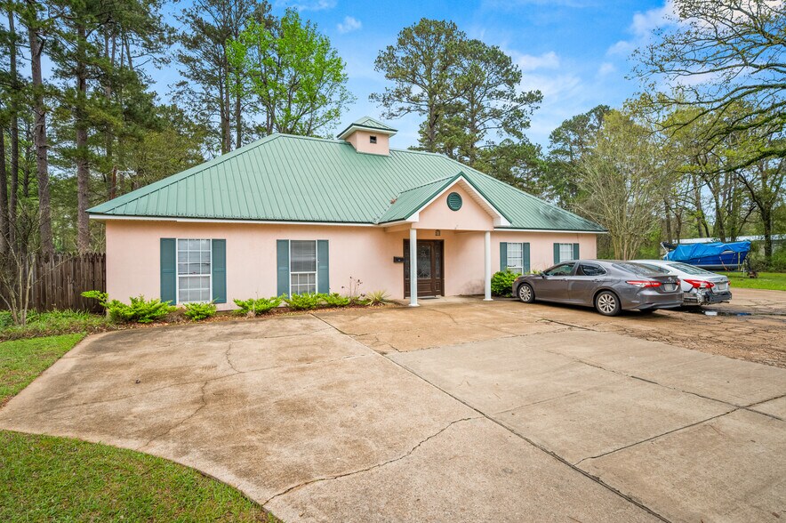 More Photos Of 1603 Melrose St, Pineville Office For Sale