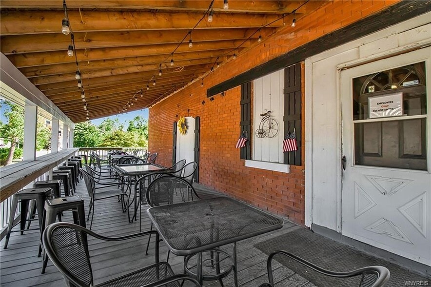 More Photos Of 1693 Quaker Rd, Barker Restaurant For Sale