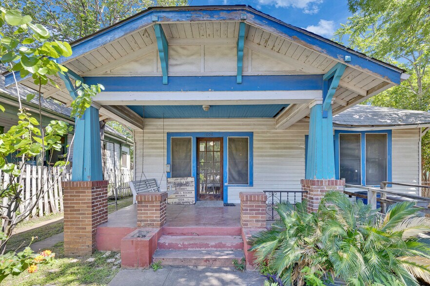 Primary Photo Of 1006 E Cesar Chavez St, Austin Office For Sale