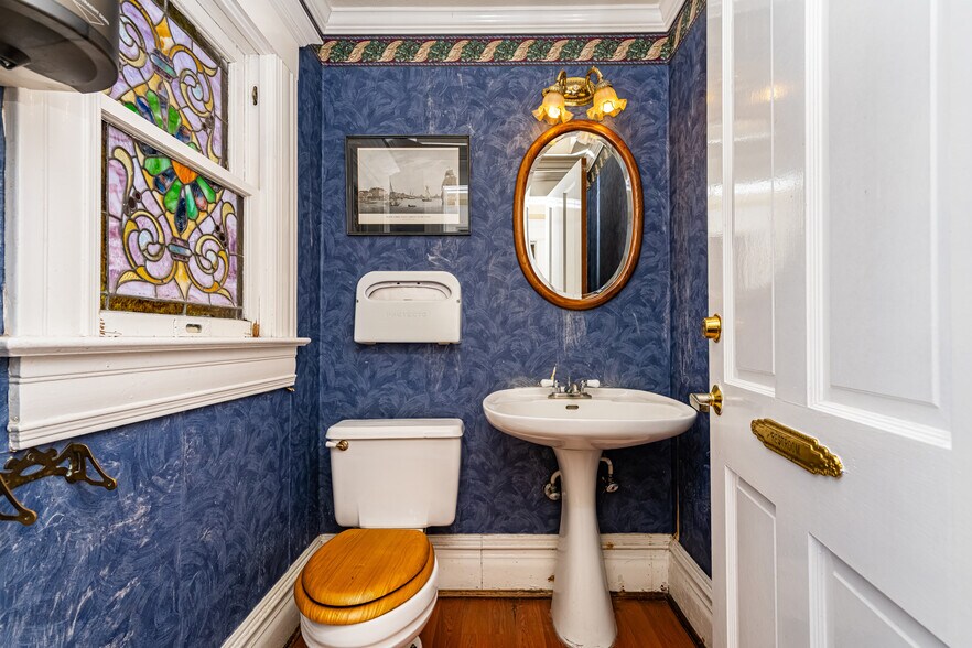 More Photos Of 307 E Chapman Ave, Orange Office For Sale