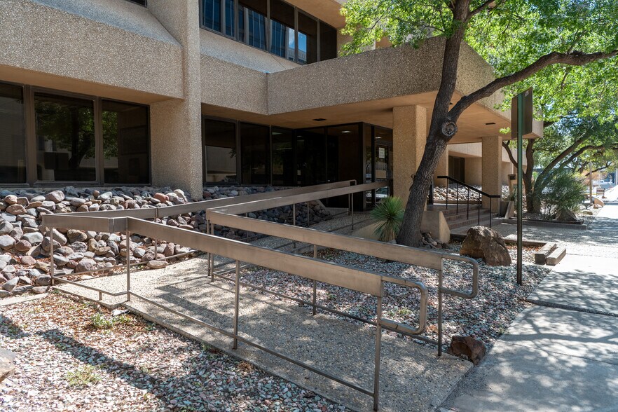 More Photos Of 125 W Missouri Ave, Midland Office For Sale