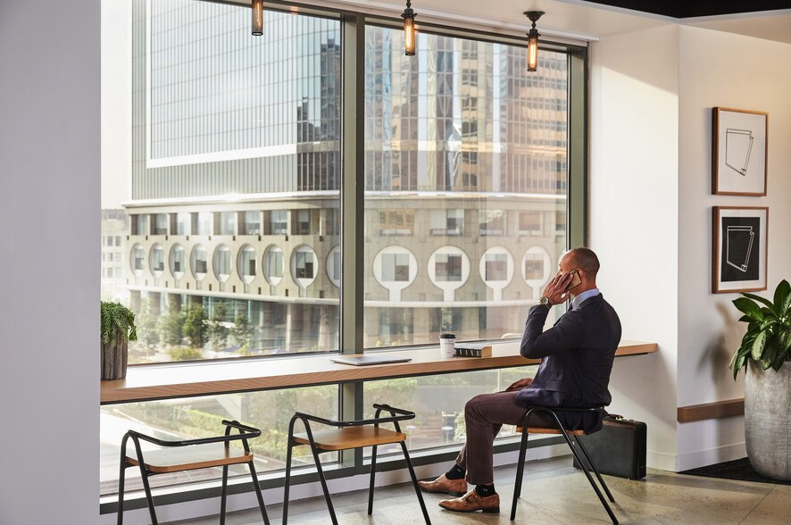 More Photos Of 333 S Grand Ave, Los Angeles Office For Lease