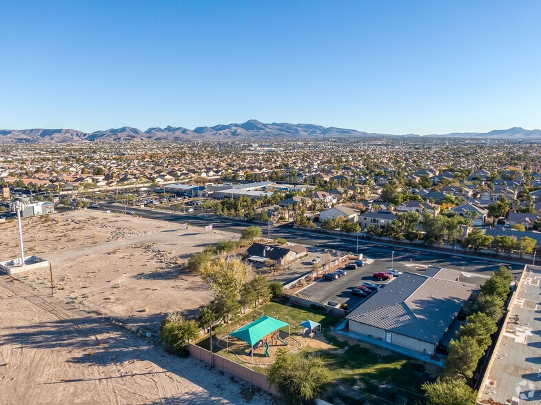 More Photos Of 1620 E Serene Ave, Las Vegas Freestanding For Sale