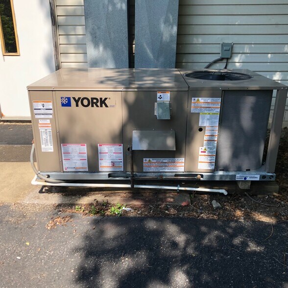 More Photos Of 101 Oak Ridge Dr, Butler Office For Sale