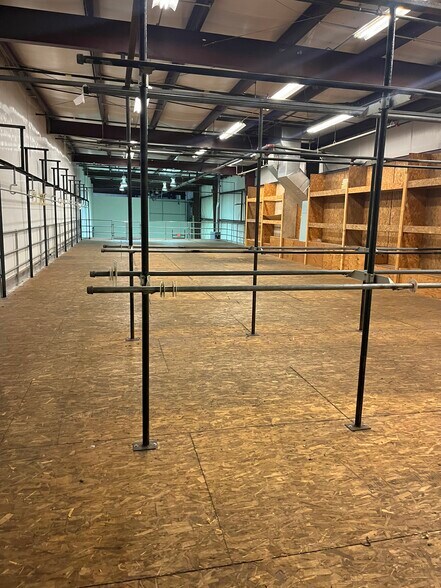 More Photos Of 1075 Delsea Dr, Westville Flex For Lease