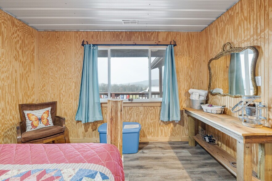 More Photos Of 714 N Saint Mary St, Pilot Knob Freestanding For Sale