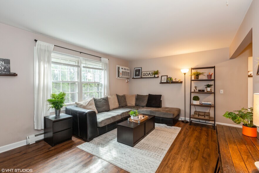 More Photos Of 1621 Ogden Ave, Lisle Office Residential For Sale