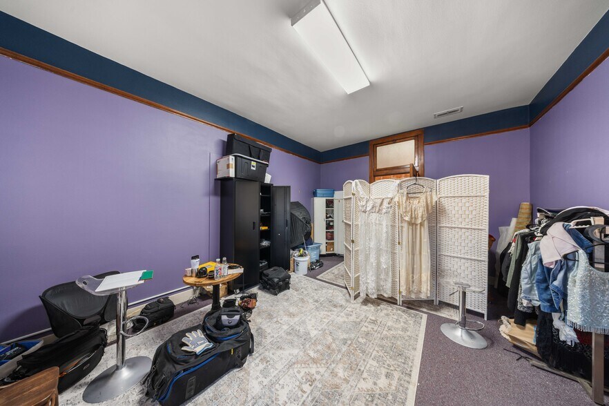 More Photos Of 101 E Jefferson St, Winterset Office For Sale