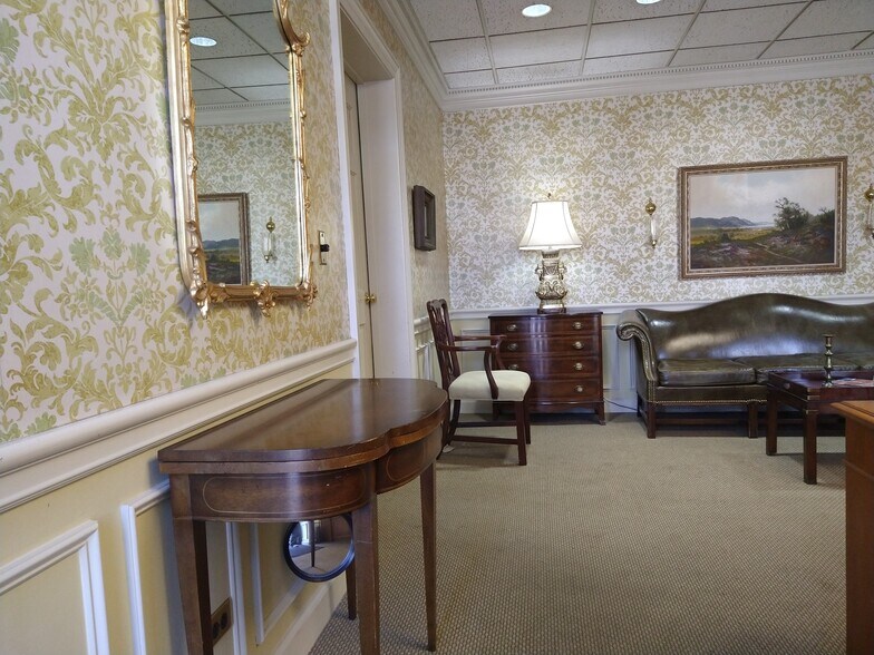 More Photos Of 141 New St, Macon-Bibb Office For Lease