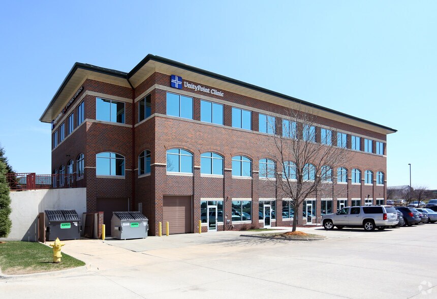 More Photos Of 6600 Westown Pky, West Des Moines Medical For Lease