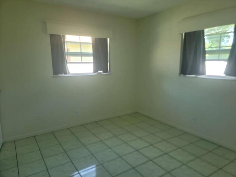 More Photos Of 138-140 NE 1st Ct, Dania Beach Specialty For Sale