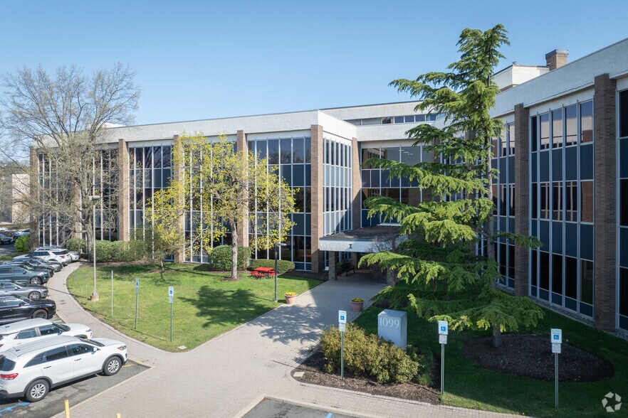 Primary Photo Of 1099 Wall St W, Lyndhurst Office For Lease