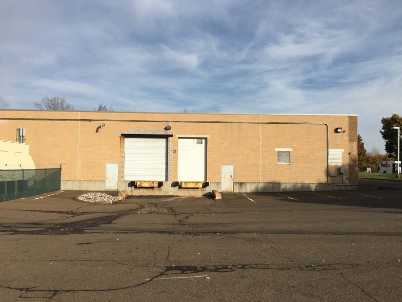 More Photos Of 4 Pin Oak Dr, Branford Industrial For Lease