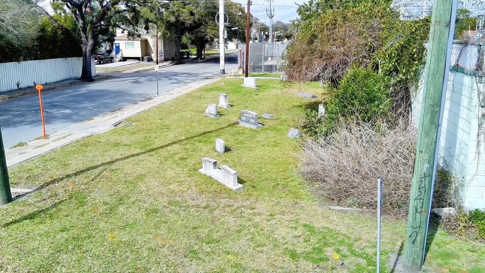 More Photos Of 918 E Broad St, Savannah Warehouse For Sale