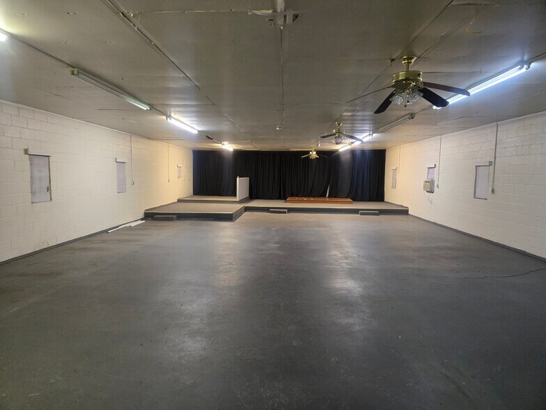 More Photos Of 1999 Pryor Rd, Atlanta Warehouse For Sale