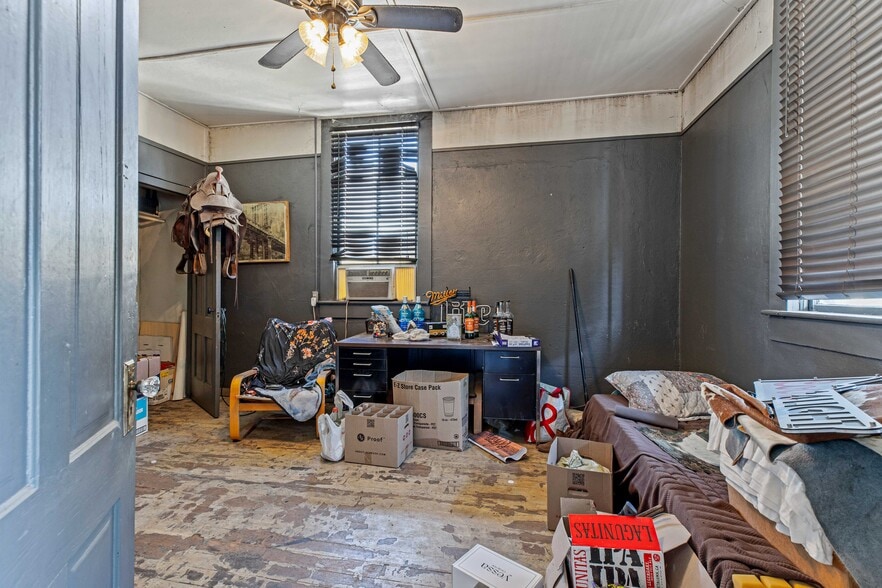 More Photos Of 30048 Yosemite Blvd, La Grange Bar For Sale