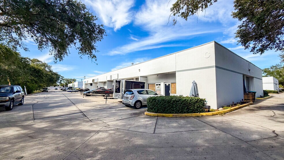 More Photos Of 2885 Electronics Dr, Melbourne Unknown For Lease