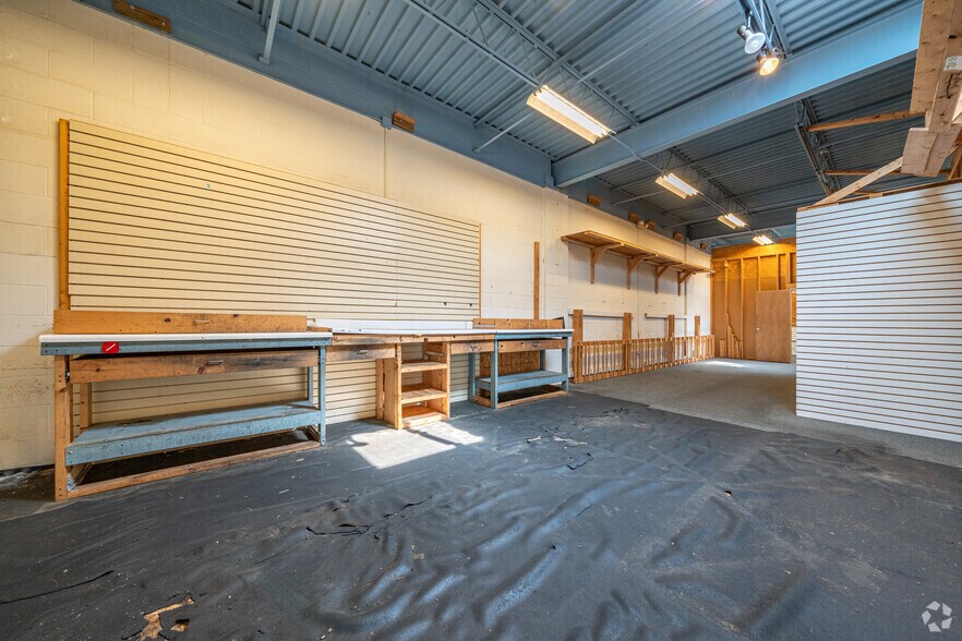 More Photos Of 4700 N University St, Peoria Freestanding For Sale