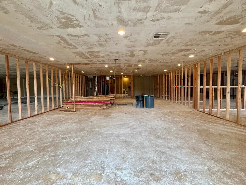 More Photos Of 719 E 141st St, Glenpool Storefront Retail Office For Lease