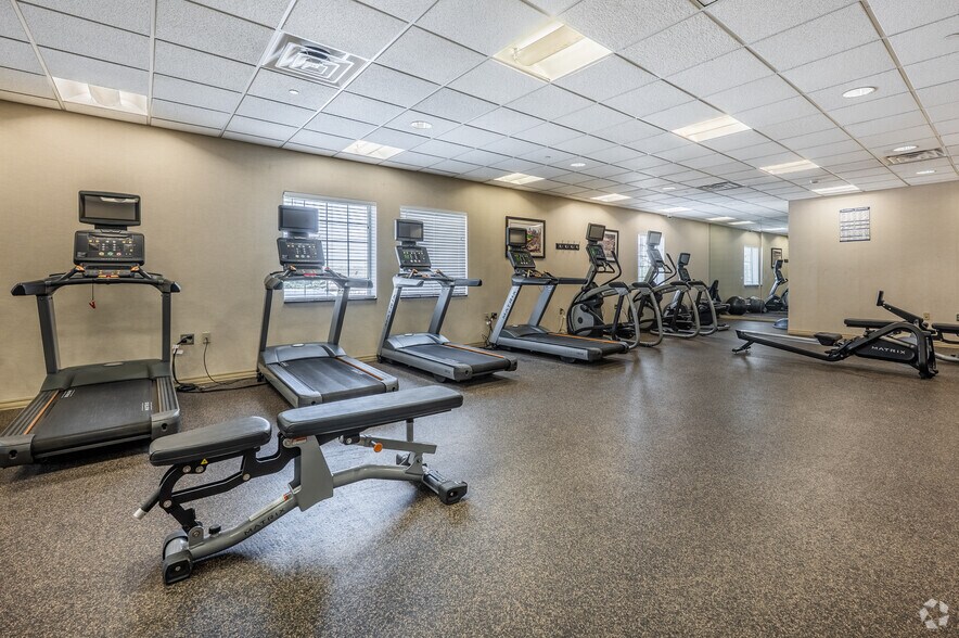 More Photos Of 164 Fort Couch Rd, Pittsburgh Hotel For Sale