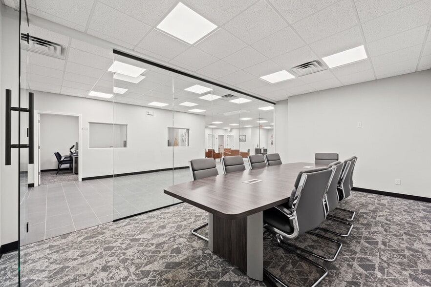 More Photos Of 2820 Spring Glen Rd, Jacksonville Office For Sale