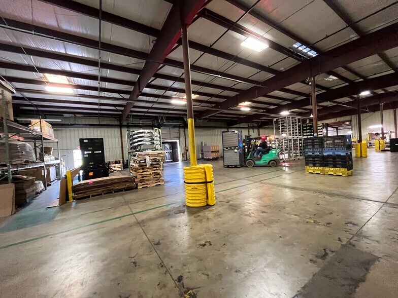More Photos Of 964 Benton Rd, Salem Warehouse For Sale