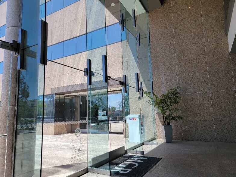 More Photos Of 430 N Vineyard Ave, Ontario Office For Lease