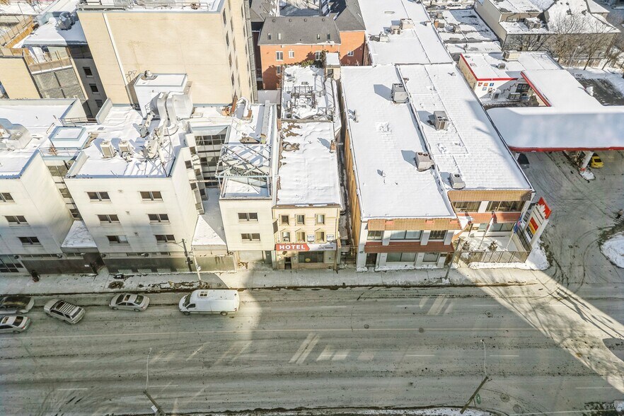 More Photos Of 135 Jarvis St, Toronto Hotel For Sale