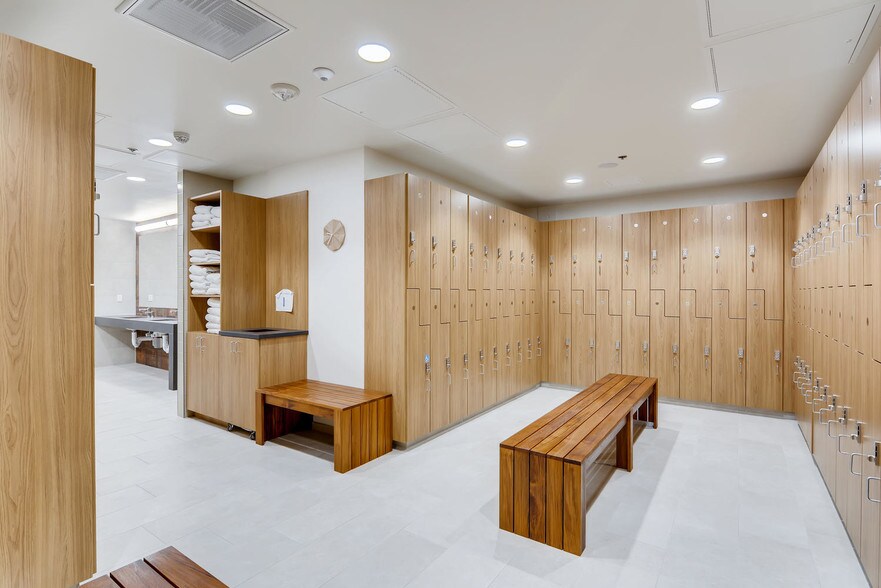 More Photos Of 1125 NW Couch St, Portland Office For Lease