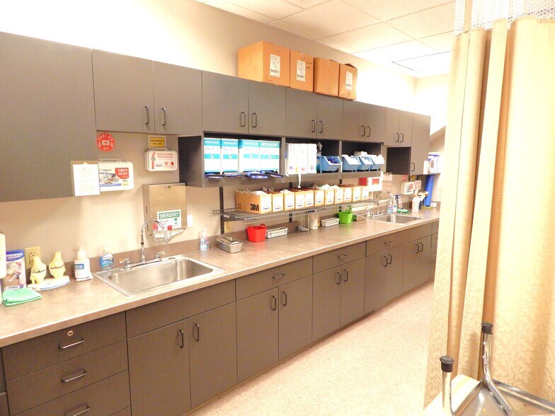 More Photos Of 277 Medical Loop, Roseburg Medical For Lease