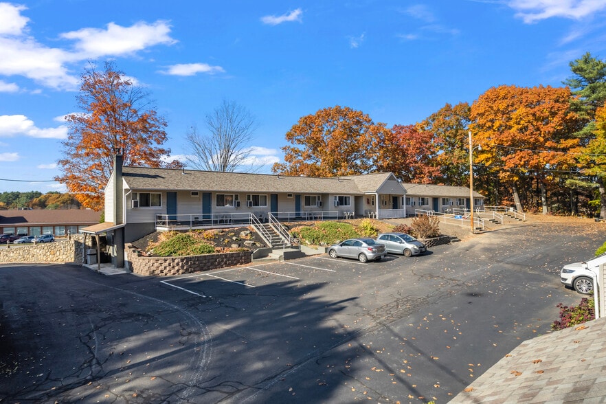 More Photos Of 79 Old Post Rd, Kittery Hotel For Sale