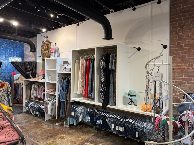 More Photos Of 163 S Main St, Keller Storefront Retail Office For Lease