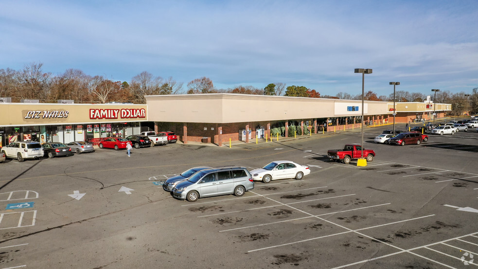 Primary Photo Of 823-841 Nc 24 27 Byp E, Albemarle Department Store For Lease