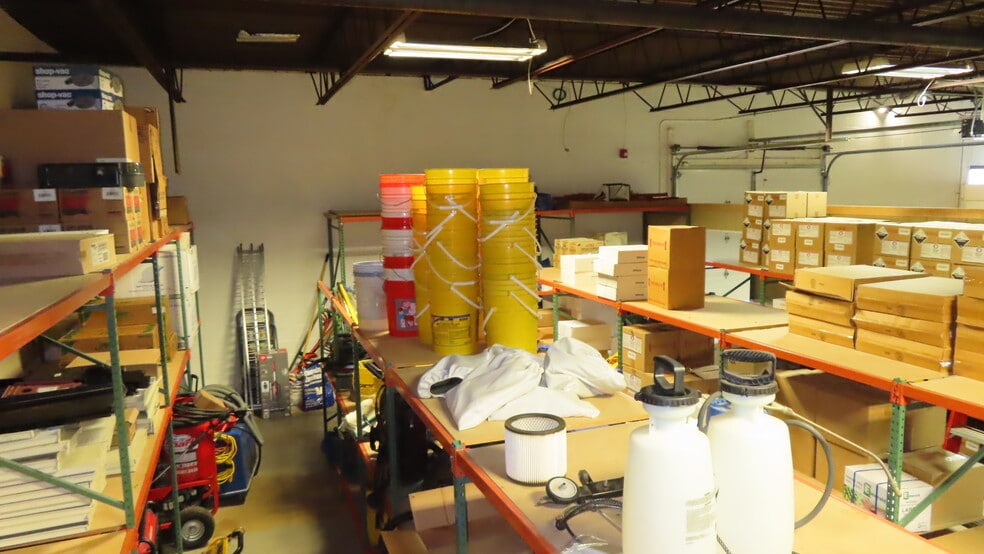 More Photos Of 108 Grant Ave, Plainfield Light Distribution For Lease