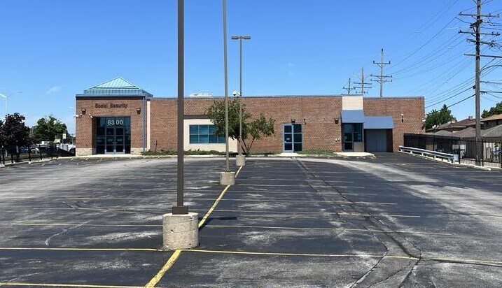 More Photos Of 6300 W Fond du Lac Ave, Milwaukee General Retail For Lease