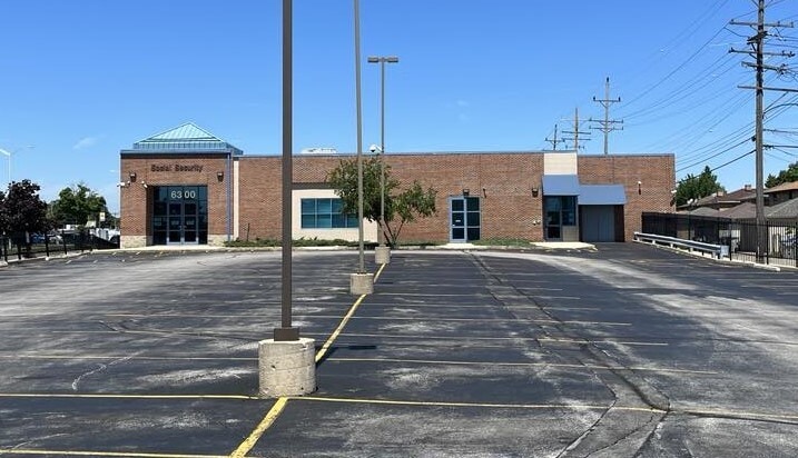 More Photos Of 6300 W Fond du Lac Ave, Milwaukee General Retail For Sale