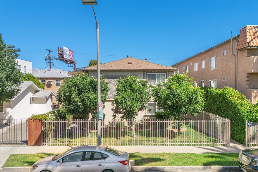 More Photos Of 14643 Friar St, Van Nuys Apartments For Sale