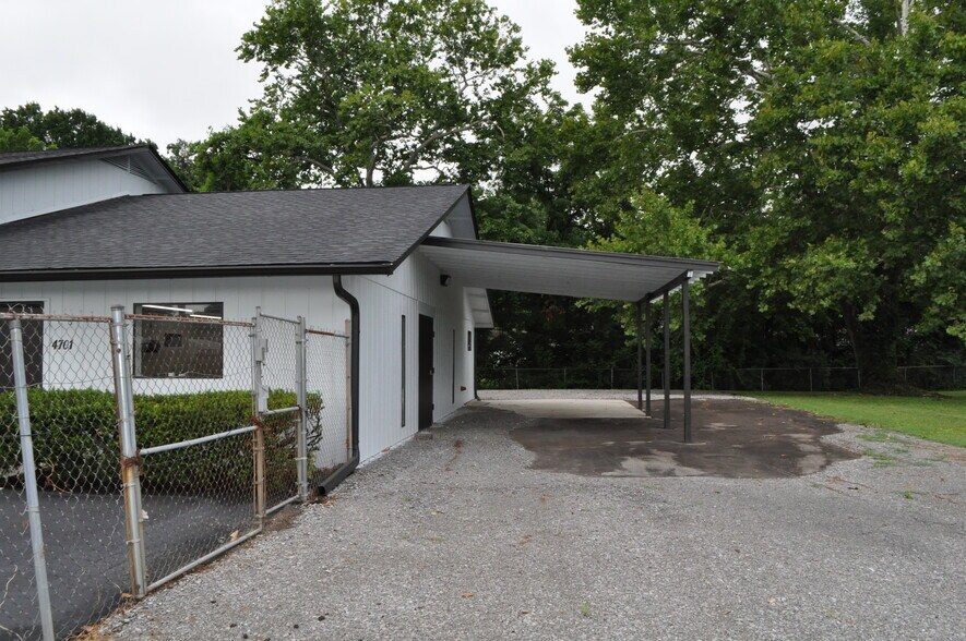 More Photos Of 4701 Hubbs Ln, Knoxville Office For Sale