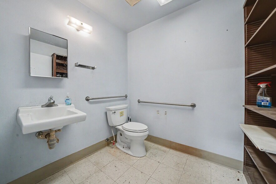 More Photos Of 11020 N State Highway 49, Martell Freestanding For Sale