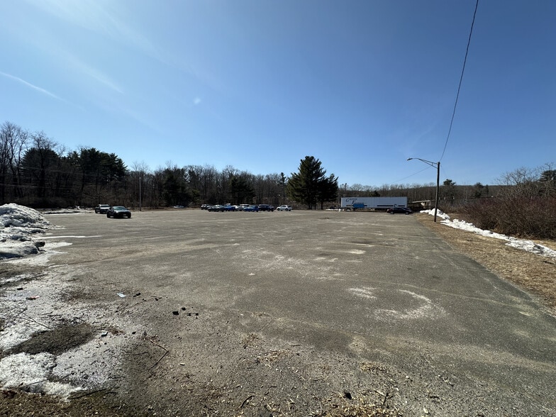 More Photos Of 24 Spring St, Florence Warehouse For Lease