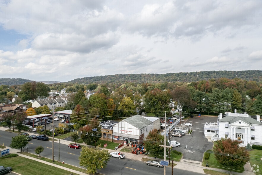 More Photos Of 241 W Union Ave, Bound Brook General Retail For Lease