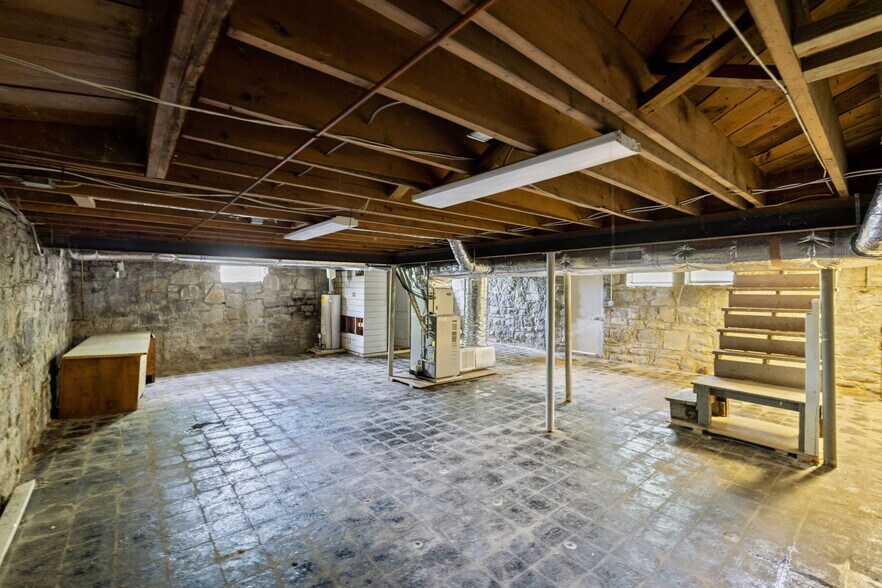 More Photos Of 234 4th Ave N, Franklin Office Residential For Sale