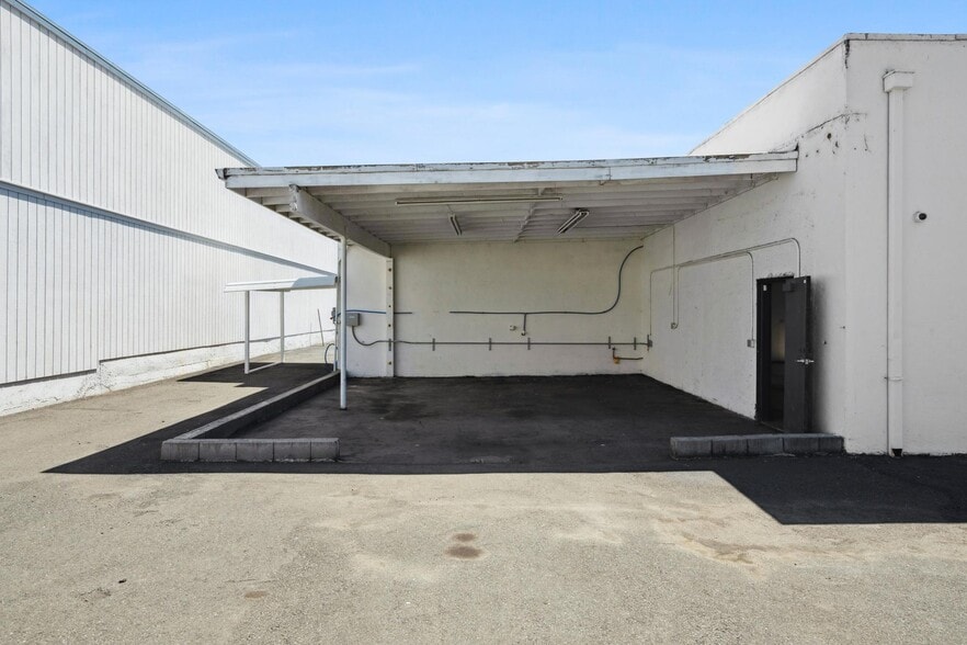 More Photos Of 2475 Bluebell Dr, Santa Rosa Industrial For Lease